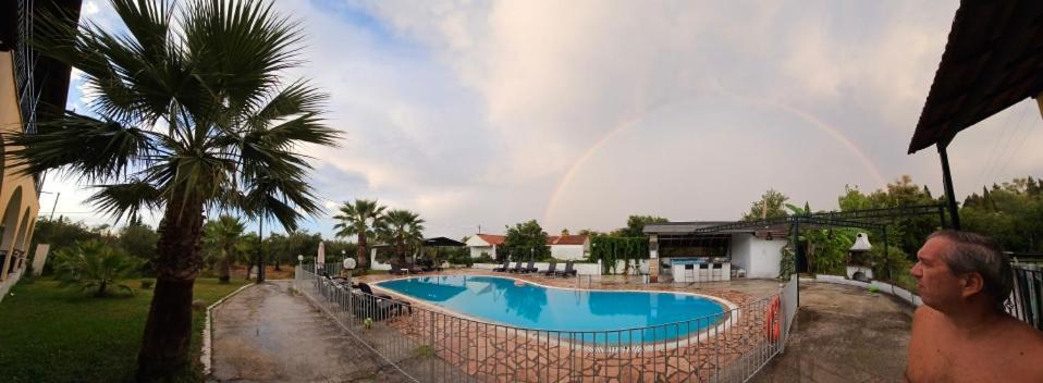 Palmyra Hotel apartamentowy Kávos